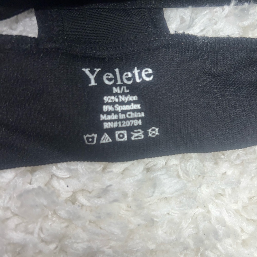 Yelete Black Sports Bra - Picture 6 of 7
